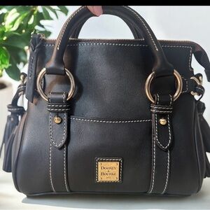 Dooney & Bourke Black Penrose Satchel in Excellent Condition